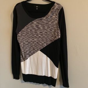 Black and white XXL statement sweater crew neck